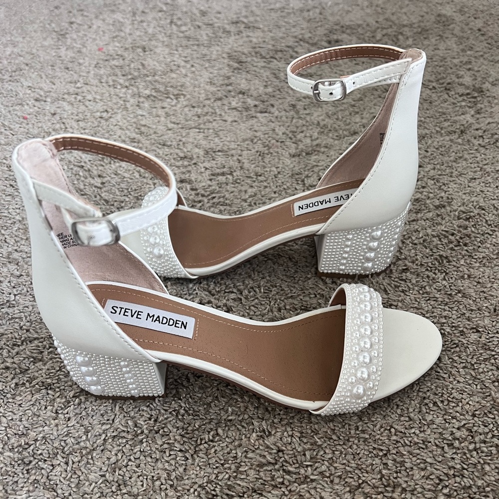 Steve Madden pearl heels